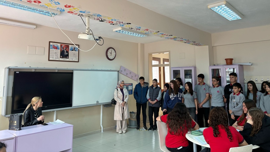 8. Sınıf öğrencilerimiz Abdülhamit Han Mesleki Ve Teknik Anadolu Lisesi‘ni gezdi